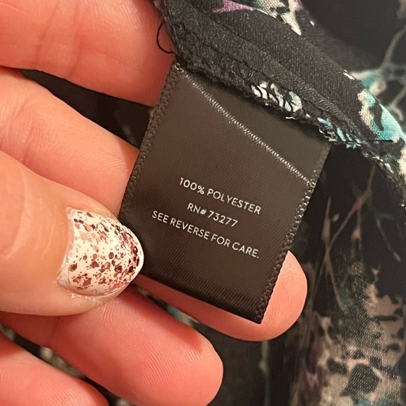 #31 SIMPLY VERA WANG • RUFFLE NECK • GARDEN FOLIAGE TOP - Picture 6 of 6